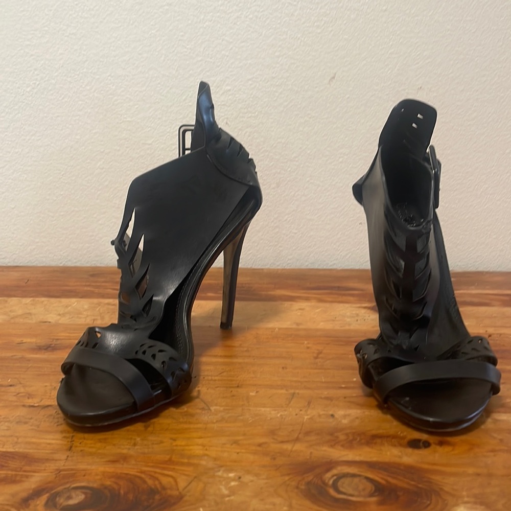 Aztec heels